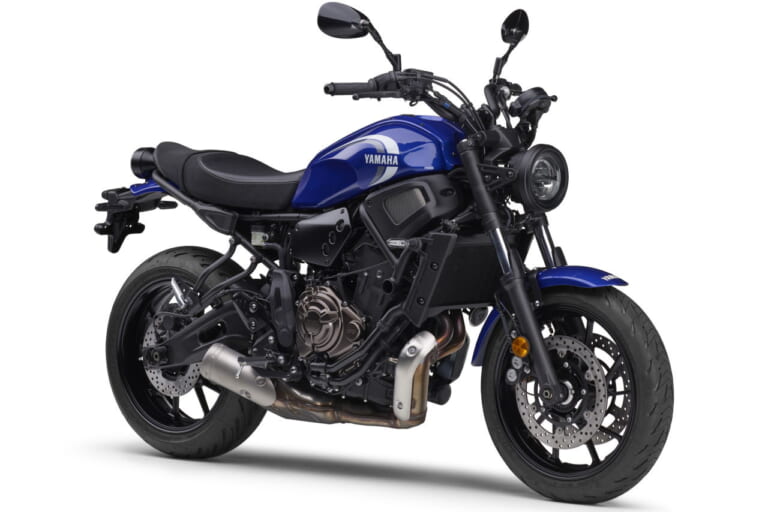 ヤマハ｜XSR700｜2025年モデル｜ヤマハ「XSR700」2025年モデル発売！ レトロな白×赤とスポーティな青を新採用