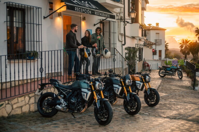 スズキ｜GSX-8T｜輸出仕様｜2025年モデル｜【速報】スズキ新型車「GSX-8T / GSX-8TT」登場!! 昭和のロードスター/ロードレーサーをオマージュした本気のネオクラシック