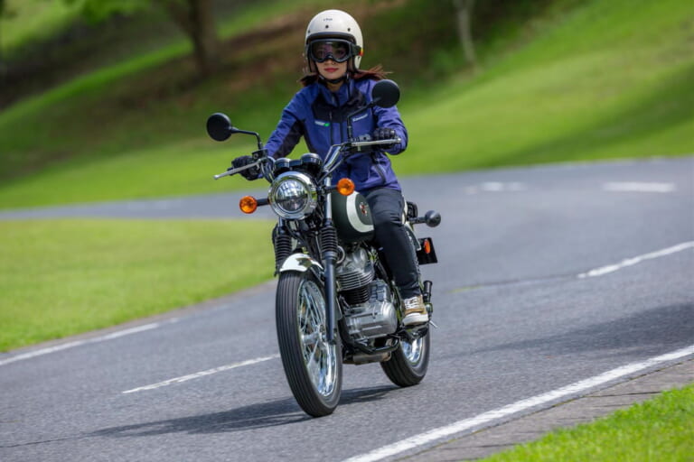 カワサキ|W230|欧州仕様|2026年モデル|カワサキ「W230」「メグロS1」の2026年モデルが登場! W230はメッキフェンダーの新色マットグリーン採用【欧州】