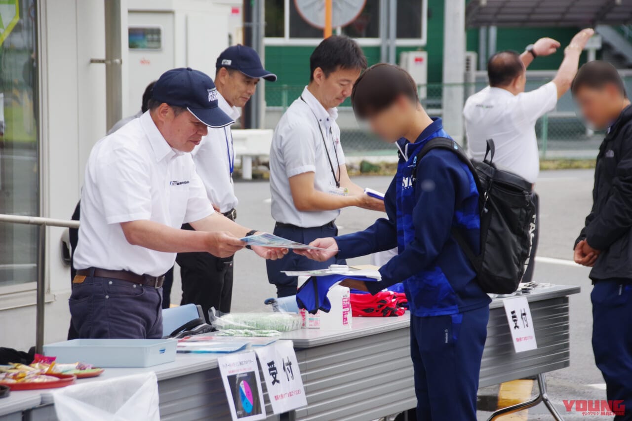 3ない運動から交通安全教育へ｜【三ない運動から交通安全教育へ】埼玉県内高校生の免許取得／講習会参加／交通事故の状況を知る