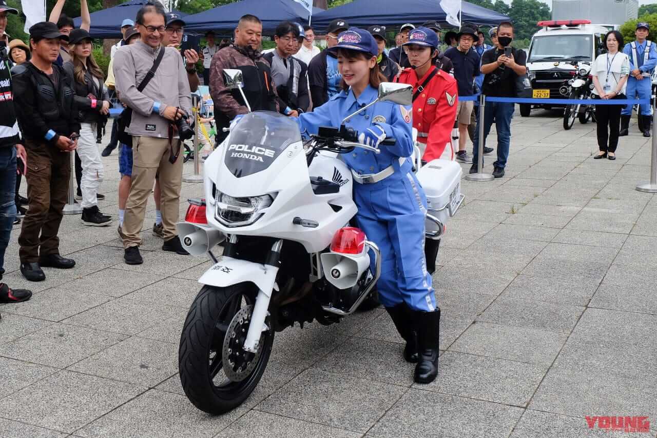 はたらくBIKE PROJECT｜自衛隊、消防、首都高、警察から「はたらくバイク」が大集合！ タレントの平嶋夏海さんが「1日キャンペーン隊長」に就任