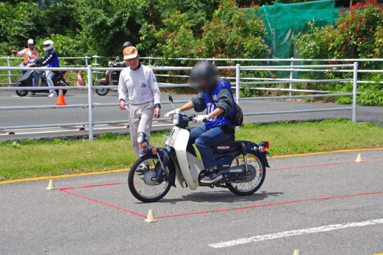 3ない運動から交通安全教育へ|【三ない運動から交通安全教育へ】埼玉県内高校生の免許取得/講習会参加/交通事故の状況を知る