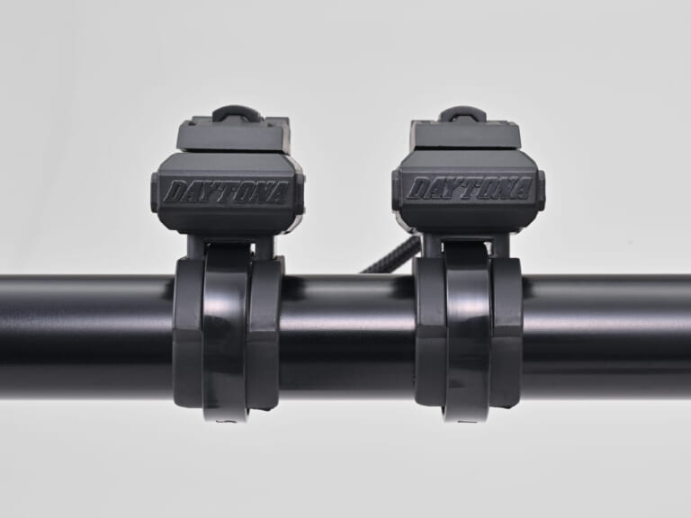 DAYTONA バイク専用USB電源 Type-A+Type-A|旧車はもちろん新車にもおすすめ! デイトナから多様なデバイスに対応するバイク専用USB電源4種が登場