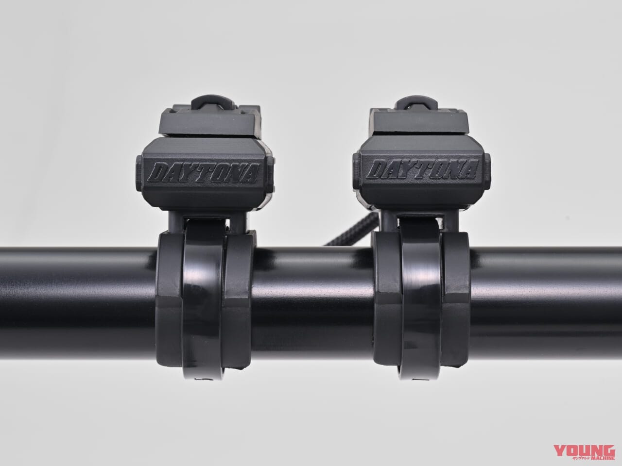 DAYTONA バイク専用USB電源 Type-A+Type-A|旧車はもちろん新車にもおすすめ! デイトナから多様なデバイスに対応するバイク専用USB電源4種が登場