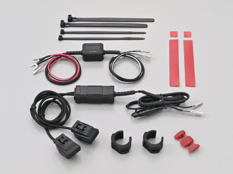 DAYTONA バイク専用USB電源 Type-A+Type-A|旧車はもちろん新車にもおすすめ! デイトナから多様なデバイスに対応するバイク専用USB電源4種が登場