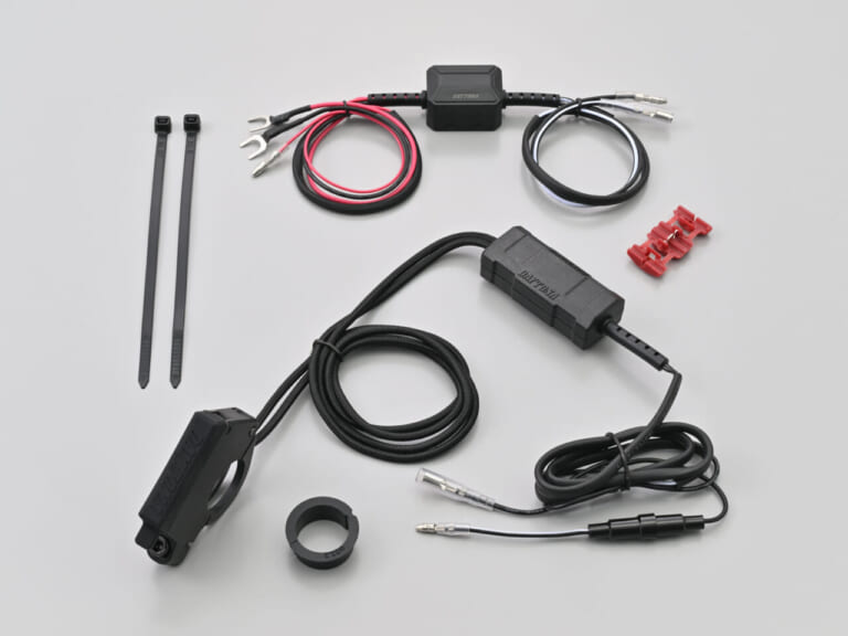 DAYTONA スレンダーUSB Type-C+Type-C｜旧車はもちろん新車にもおすすめ! デイトナから多様なデバイスに対応するバイク専用USB電源4種が登場