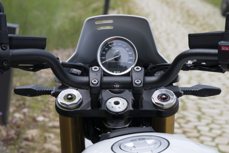 BMW R12G/S｜【BMW R12G/S】オフ走行を見越した専用フレームを搭載〈BMW Motorrad国際試乗会〉