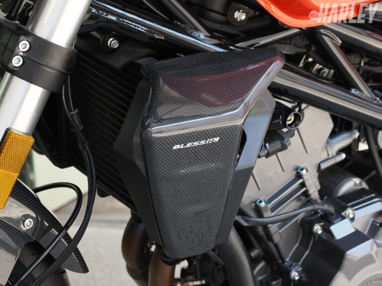 ハーレーダビッドソン｜X350｜BLESS CREATIONカスタム｜ラジエターシュラウドカバー｜[ハーレーカスタム] カーボン外装をまとったユーロピアンムードのX350〈BLESS CREATION〉