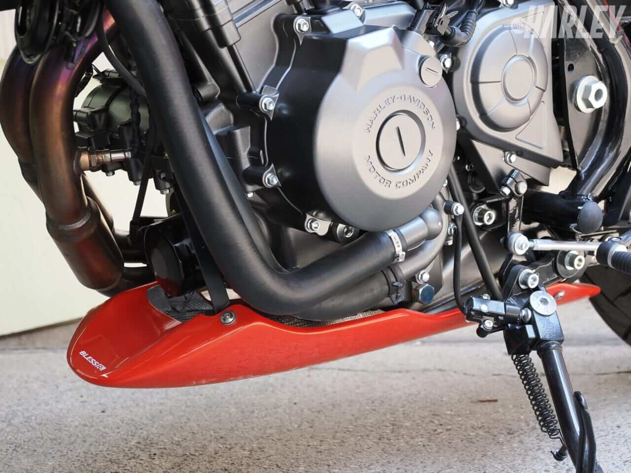 ｜[ハーレーカスタム] カーボン外装をまとったユーロピアンムードのX350〈BLESS CREATION〉