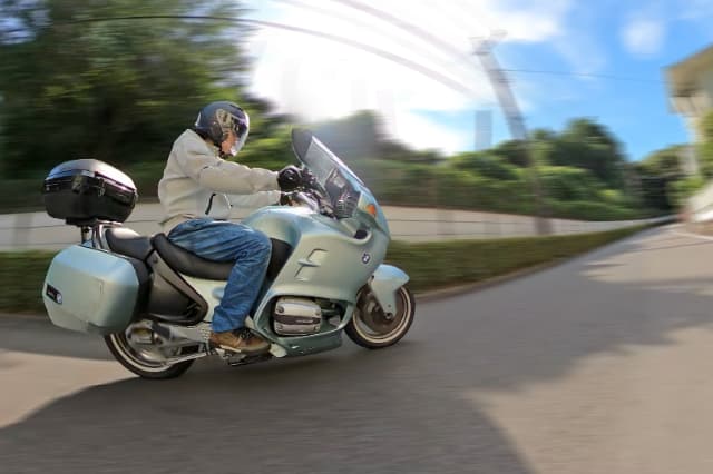 シュアラスターLOOPパワーショット×BMWモトラッド・R1100RT｜シュアラスターLOOPパワーショット「ザ・体感!!」BMW R1100RT編