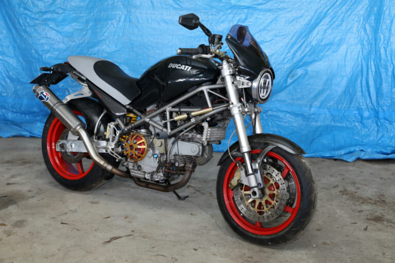 積極的に手掛けたいメンテナンス|バイク エンジンオイル 交換の頻度と目安は?自分でできる手順と注意点