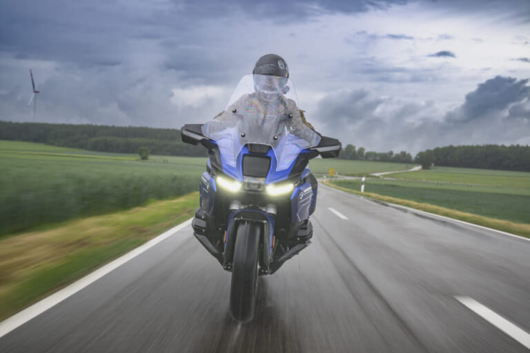 BMW R1300RT& R1300R｜【BMW R1300RT/R1300R】すべての水冷ボクサーが1300ccの新世代に〈BMW Motorrad国際試乗会〉