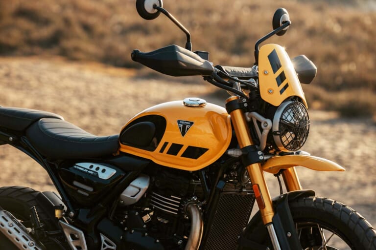 トライアンフ｜スクランブラー400XC｜2026年モデル｜普通二輪免許で乗れるトライアンフ 新型「スクランブラー400 XC」発表！ チューブレススポークホイールやガード類を備えた本格派へ