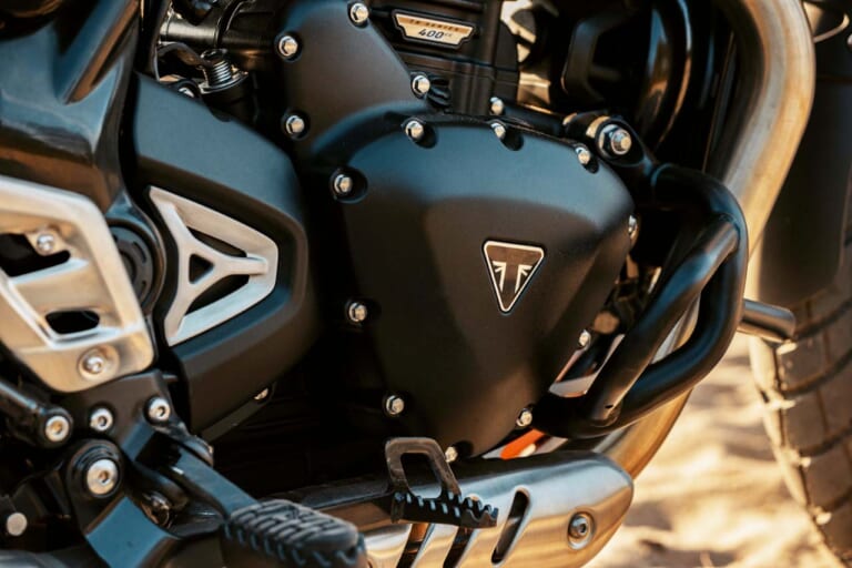 トライアンフ|スクランブラー400XC|2026年モデル|普通二輪免許で乗れるトライアンフ 新型「スクランブラー400 XC」発表! チューブレススポークホイールやガード類を備えた本格派へ