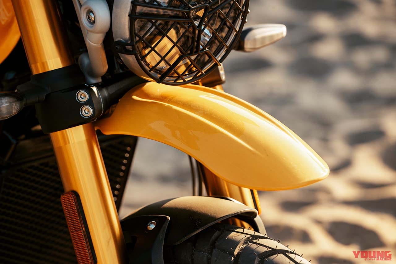 |普通二輪免許で乗れるトライアンフ 新型「スクランブラー400 XC」発表! チューブレススポークホイールやガード類を備えた本格派へ