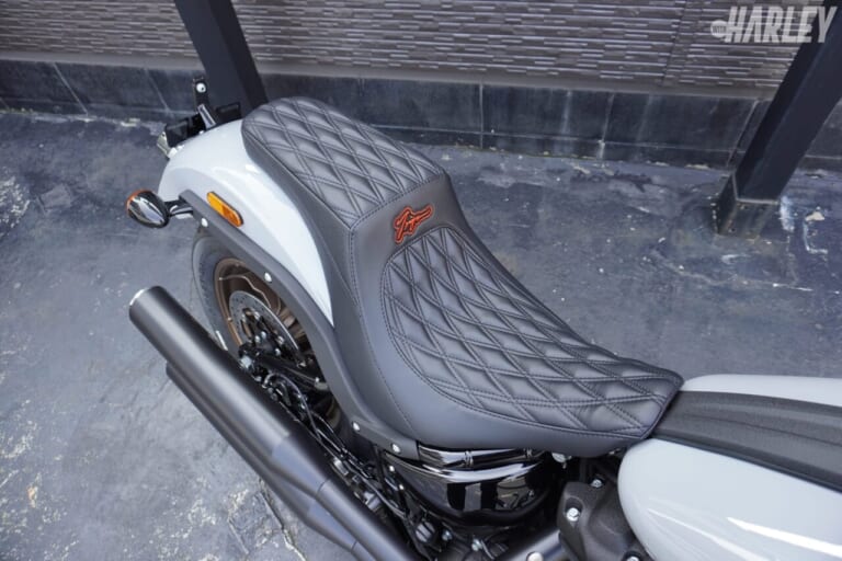 トライジャ｜ダブルシート FXLRS＆FXLRST ダイヤモンドステッチ｜【ハーレーカスタム】細部の仕上がりが追加料金なしで選べる! 受注生産限定の特別シート〈TRIJYA〉