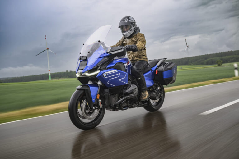 【BMW R1300RT/R1300R】すべての水冷ボクサーが1300ccの新世代に〈BMW Motorrad国際試乗会〉