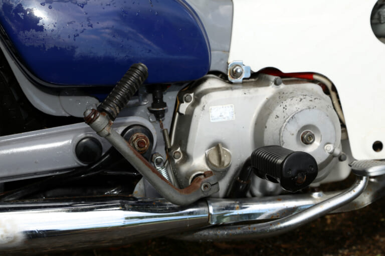 キックスターター|バイク エンジン かからない原因と対処法|セルが回る・回らない・キック式のチェックポイント