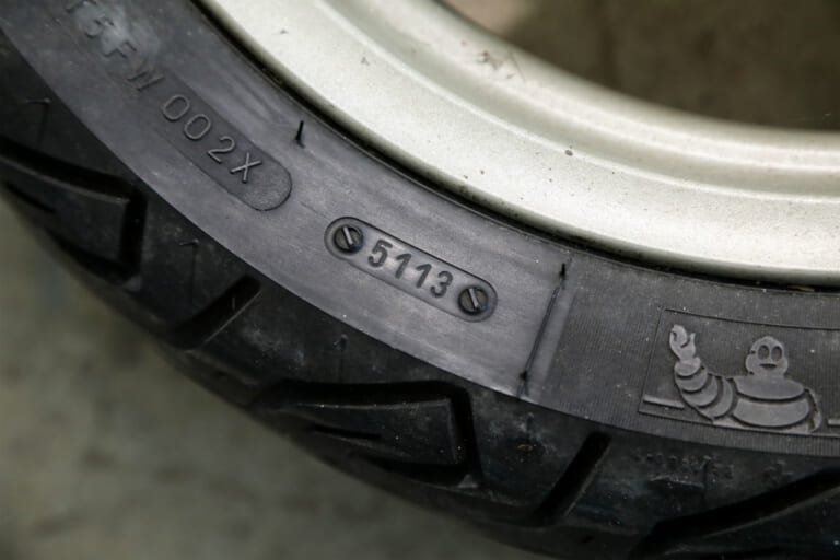 製造年を確認|バイク パンク 修理を自分でやる時に注意したいポイントと落とし穴