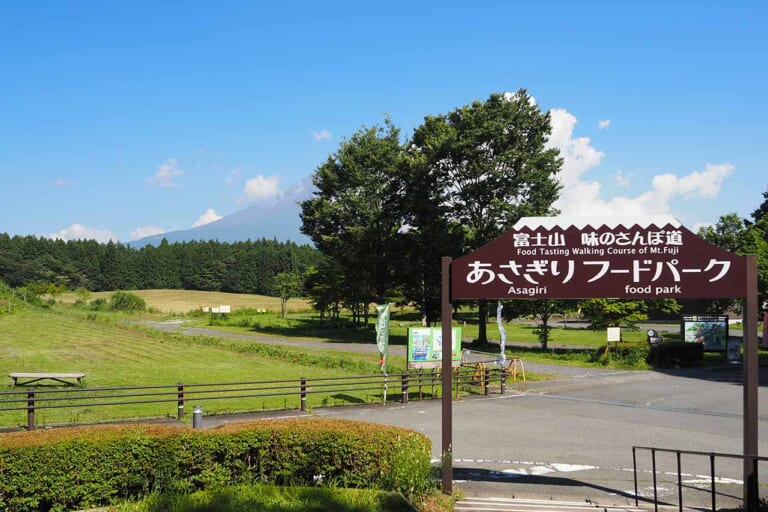 朝霧高原｜【日本テレビ系ドラマ『ホットスポット』】聖地・精進湖で「涼湖祭」が6年ぶり復活! 限定コラボグッズ、花火、ロケ地巡りも【8月4日開催】