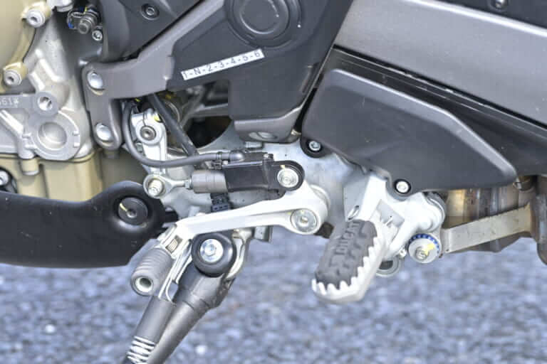 ドゥカティ ムルティストラーダV4S｜クイックシフター｜【ドゥカティ ムルティストラーダV4S】4in1バイクでラグジュアリーな旅に!