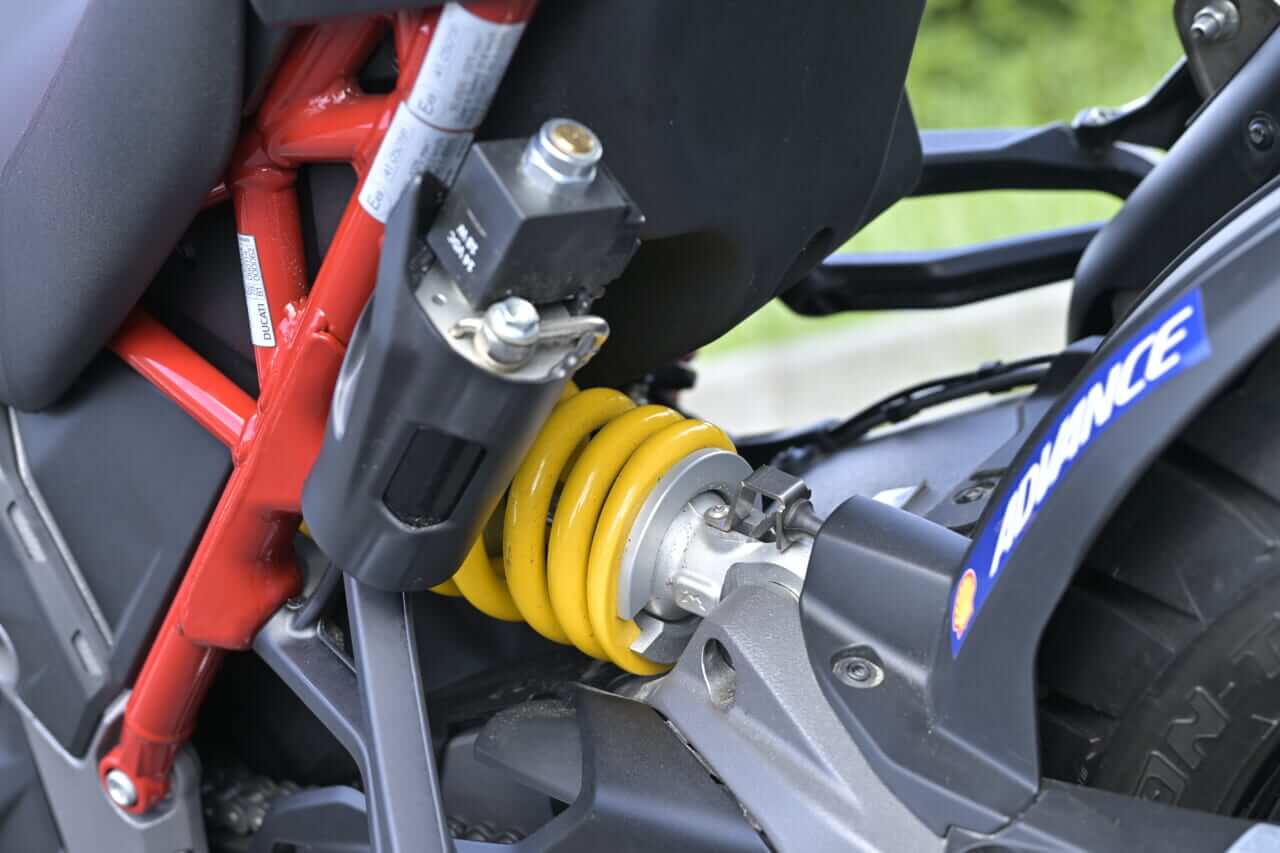 ドゥカティ ムルティストラーダV4S｜自動車高低下装置｜【ドゥカティ ムルティストラーダV4S】4in1バイクでラグジュアリーな旅に!