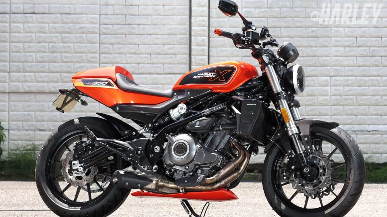 ｜[ハーレーカスタム] カーボン外装をまとったユーロピアンムードのX350〈BLESS CREATION〉
