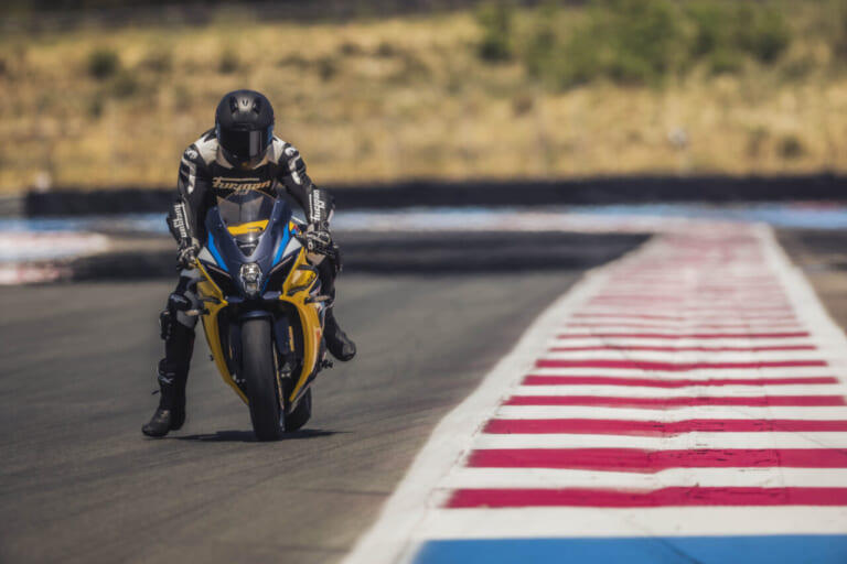 スズキ｜GSX-R1000R｜2026｜スズキ「GSX-R1000 / R」復活!! エンジンと電子制御を大幅改良しウイングも新装備、初代GSX-R750からの40周年を祝う