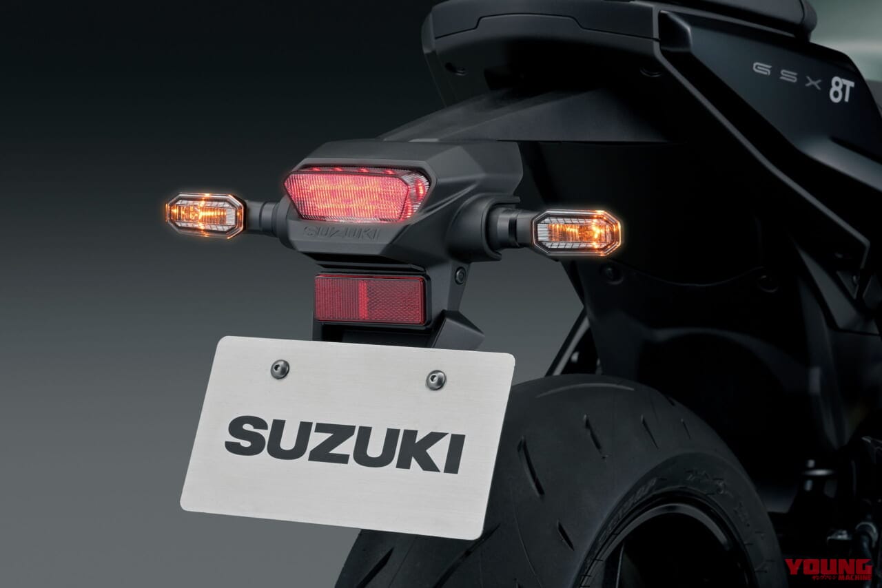 スズキ｜GSX-8T｜輸出仕様｜2025年モデル｜【速報】スズキ新型車「GSX-8T / GSX-8TT」登場!! 昭和のロードスター/ロードレーサーをオマージュした本気のネオクラシック