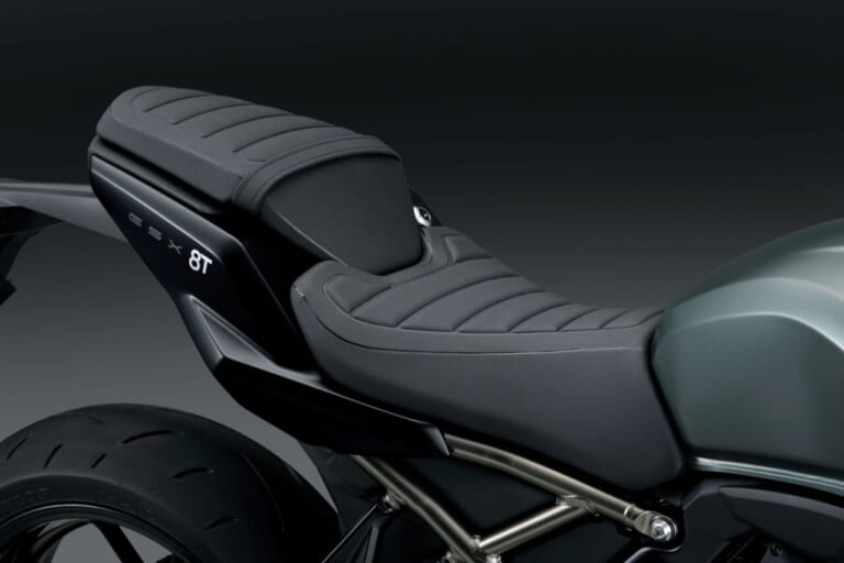 スズキ|GSX-8T|輸出仕様|2025年モデル|【速報】スズキ新型車「GSX-8T / GSX-8TT」登場!! 昭和のロードスター/ロードレーサーをオマージュした本気のネオクラシック