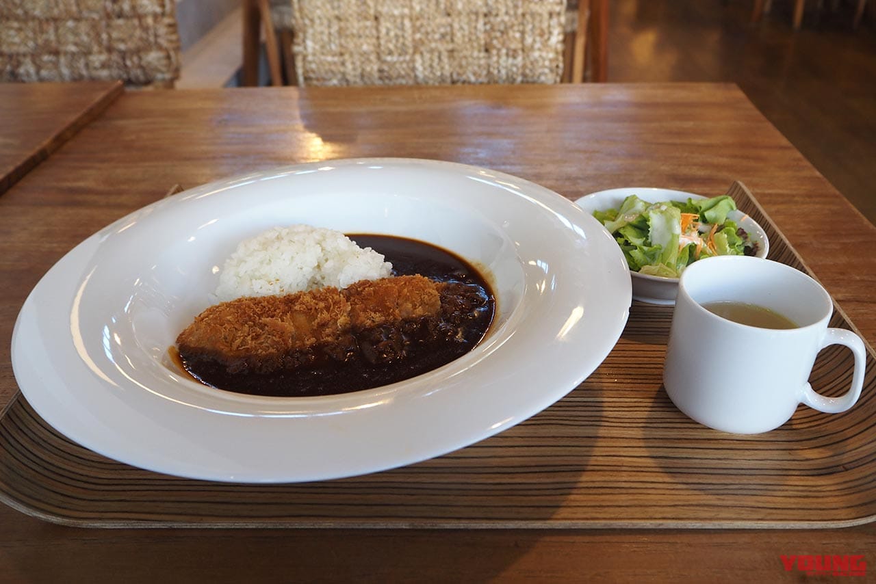 プレミアムカツカレー｜【日本テレビ系ドラマ『ホットスポット』】聖地・精進湖で「涼湖祭」が6年ぶり復活! 限定コラボグッズ、花火、ロケ地巡りも【8月4日開催】