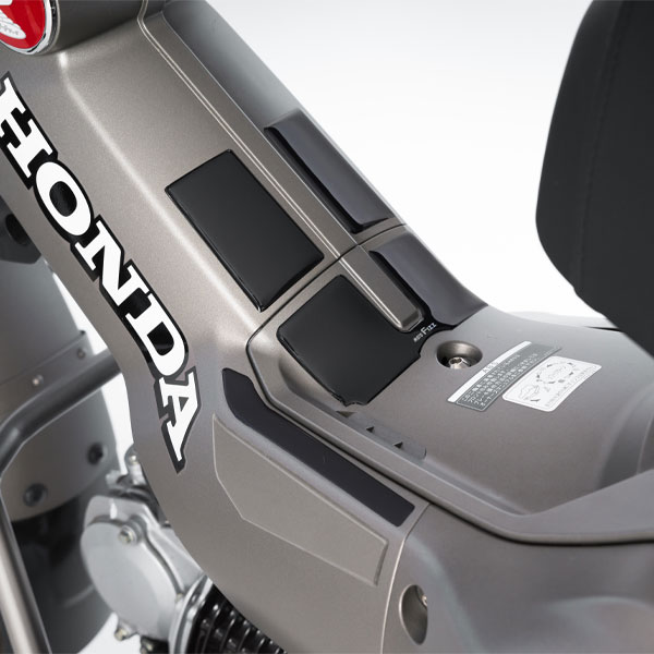カブ専用レッグシールド保護パッド｜乗車時のキズを防ぐカブ専用レッグシールド保護パッド[タナックス]