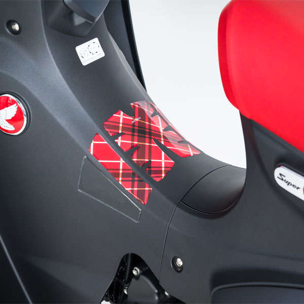 カブ専用レッグシールド保護パッド｜乗車時のキズを防ぐカブ専用レッグシールド保護パッド[タナックス]