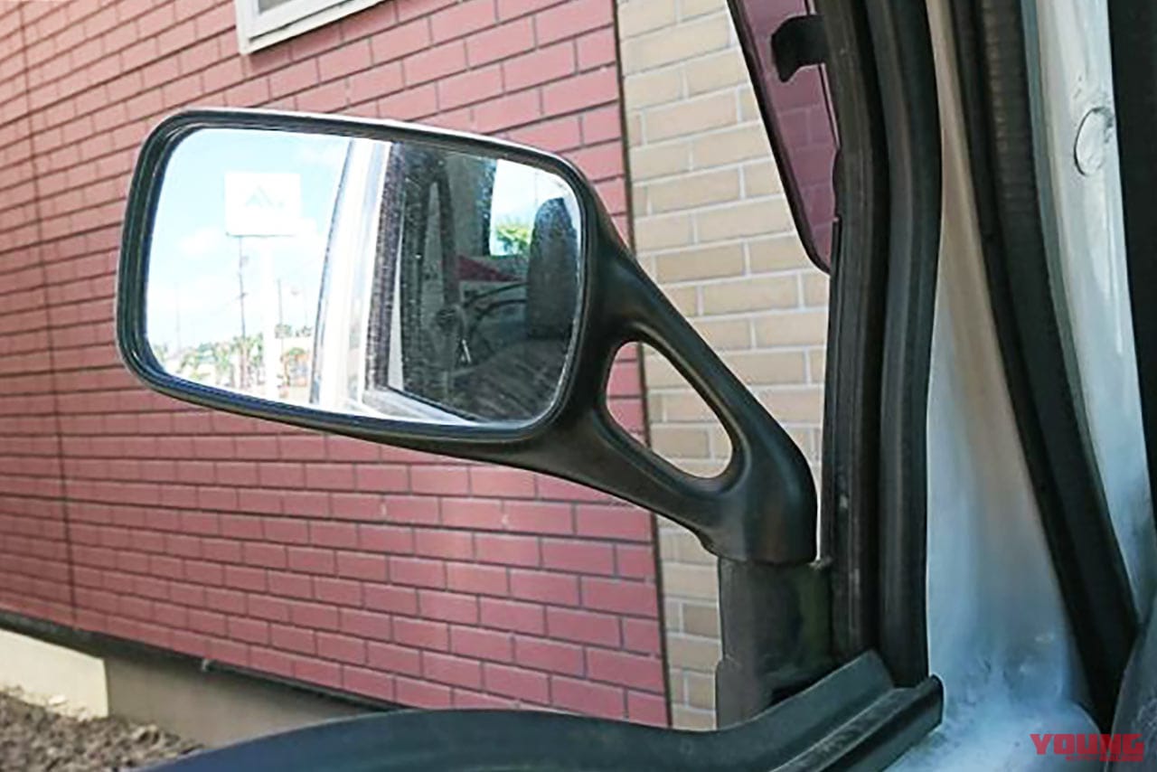 GPZ900Rの純正後期ミラーを取り付けたなちおさんのハイゼットトラック|「ニンジャのミラーが軽トラにボルトオン!? 」カワサキフリーク&バイク好きにも刺さる【カンタンでリーズナブルな定番チューン】