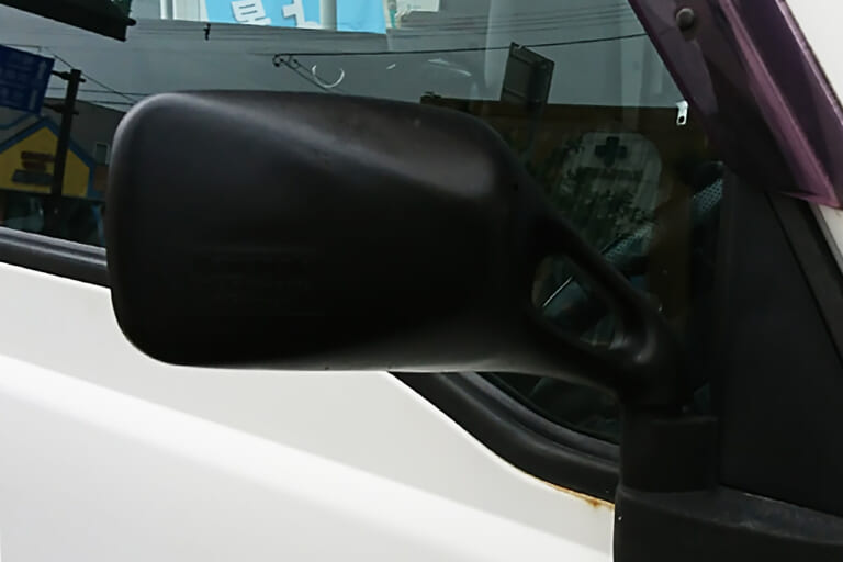 GPZ900Rの純正後期ミラーを取り付けたなちおさんのハイゼットトラック|「ニンジャのミラーが軽トラにボルトオン!? 」カワサキフリーク&バイク好きにも刺さる【カンタンでリーズナブルな定番チューン】