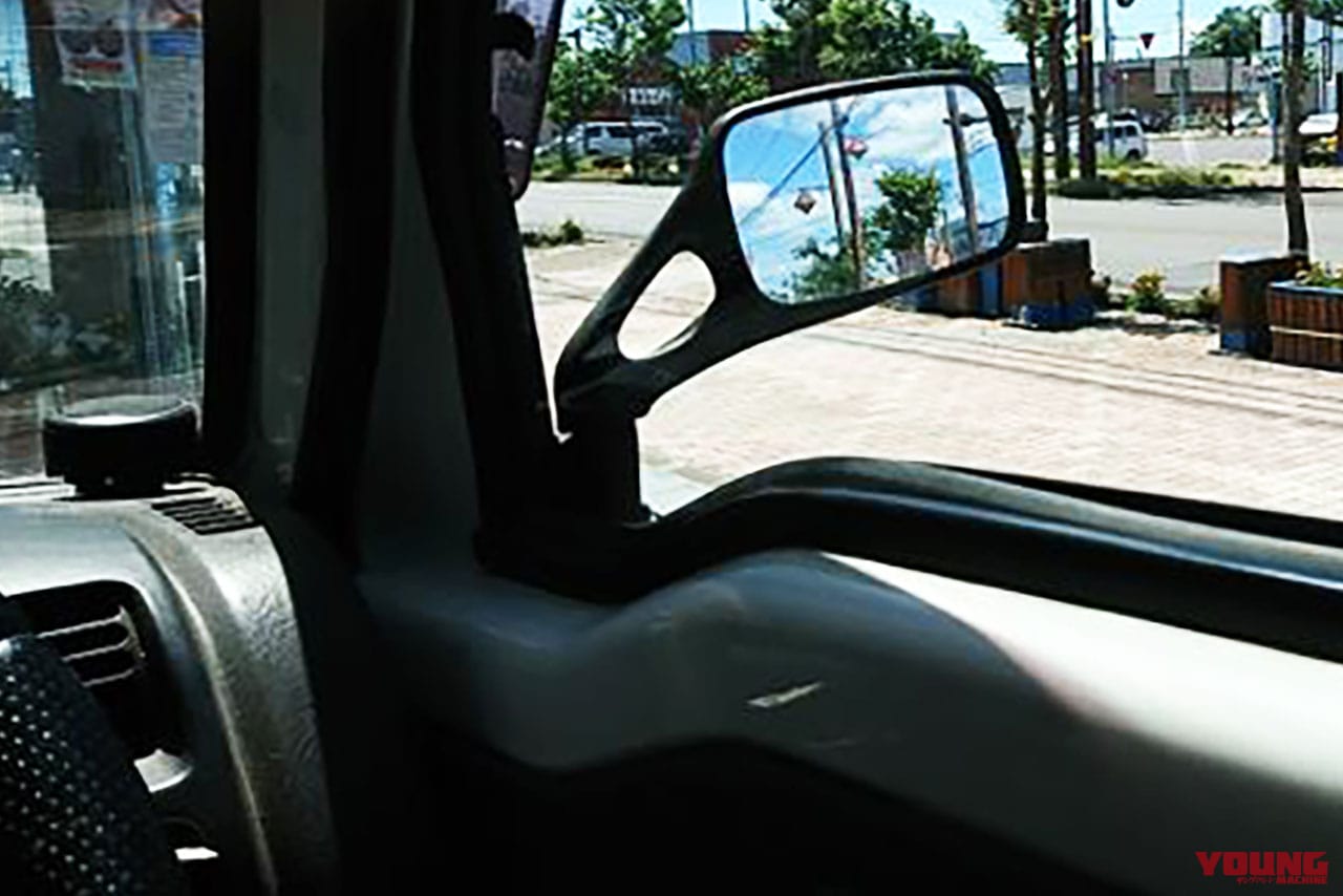 GPZ900Rの純正後期ミラーを取り付けたなちおさんのハイゼットトラック|「ニンジャのミラーが軽トラにボルトオン!? 」カワサキフリーク&バイク好きにも刺さる【カンタンでリーズナブルな定番チューン】