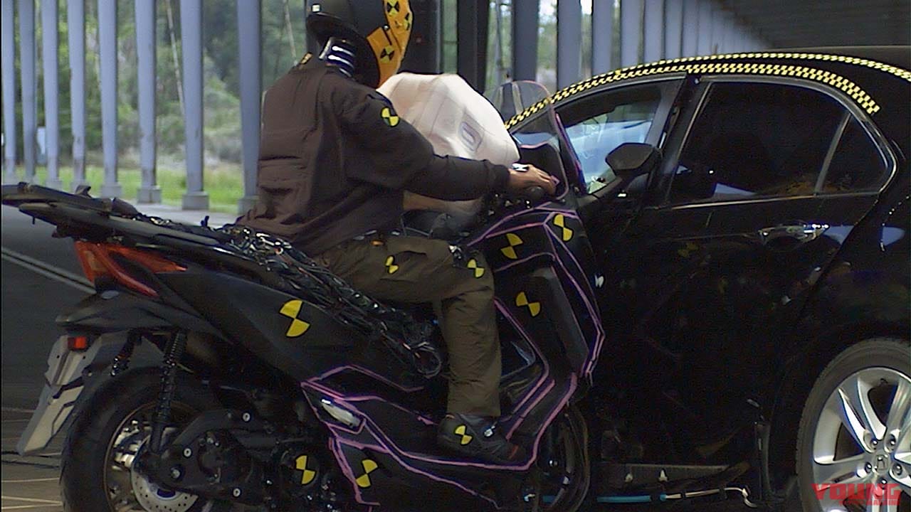 ｜四輪パーツメーカーの豊田合成が二輪車用エアバッグの衝突試験を実施！……〈多事走論〉from Nom