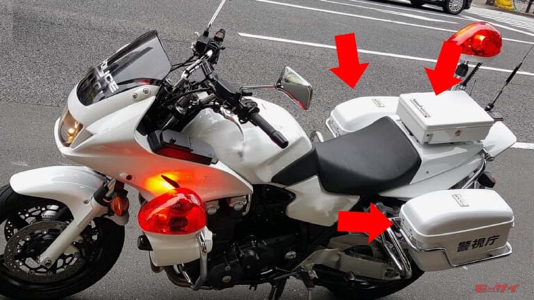 「個人的なものと仕事道具は分けてるの？」白バイのシート後部、左右サイドボックスには何が入っている？【元白バイ隊員が教えます】