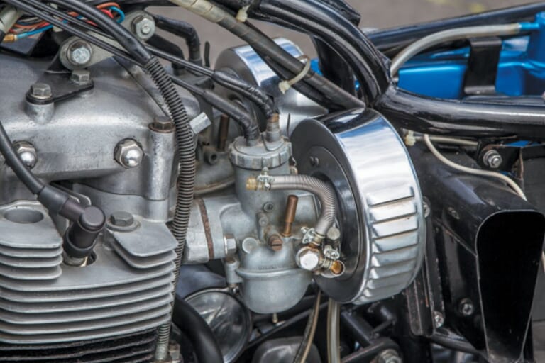 KAWASAKI 650-W1｜カワサキの基盤を作った空冷バーチカルツイン:650-W1各部詳細チェック【年代によって異なる構成】