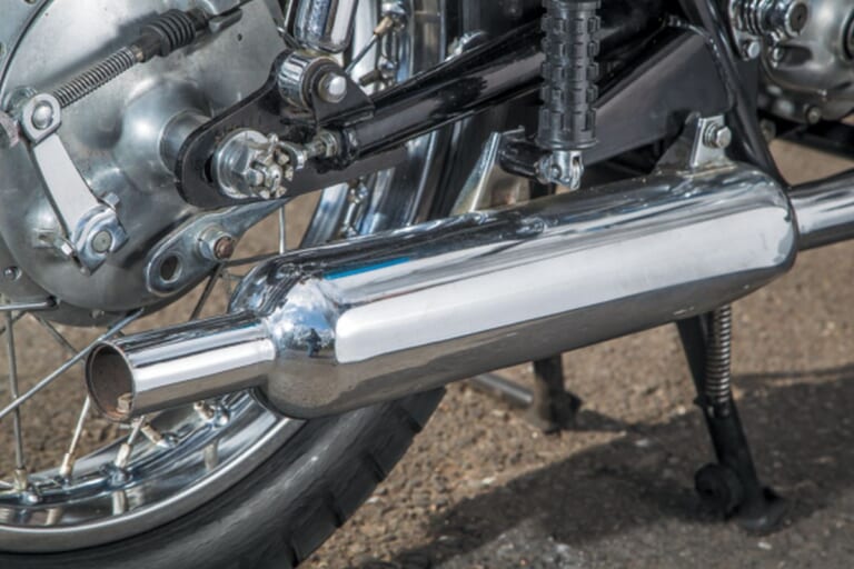 KAWASAKI 650-W1｜カワサキの基盤を作った空冷バーチカルツイン:650-W1各部詳細チェック【年代によって異なる構成】