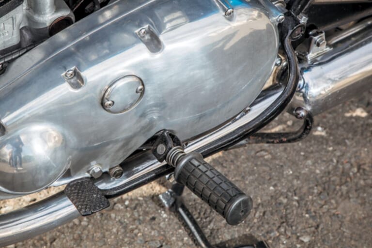 KAWASAKI 650-W1｜カワサキの基盤を作った空冷バーチカルツイン:650-W1各部詳細チェック【年代によって異なる構成】