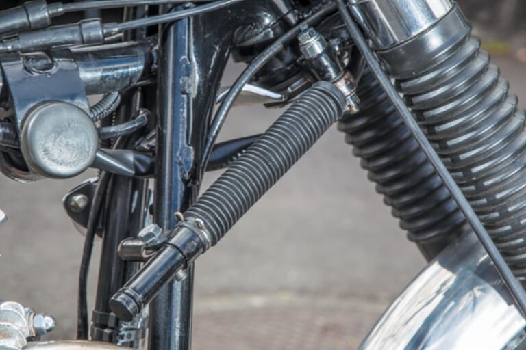 KAWASAKI 650-W1｜カワサキの基盤を作った空冷バーチカルツイン:650-W1各部詳細チェック【年代によって異なる構成】