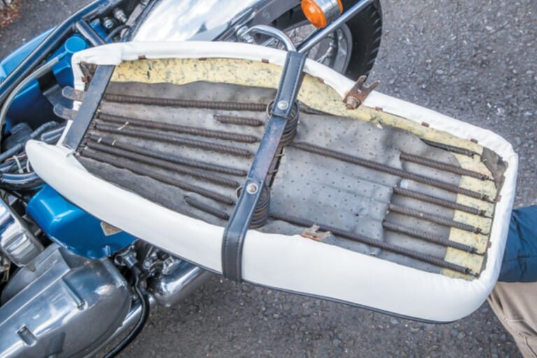 KAWASAKI 650-W1｜カワサキの基盤を作った空冷バーチカルツイン:650-W1各部詳細チェック【年代によって異なる構成】