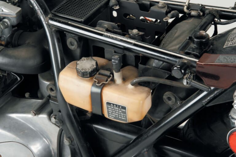 KAWASAKI Z1|性能/装備/スタイル すべてが歴史を塗り替えた:カワサキZ1/Z2【1973~1978】各部解説