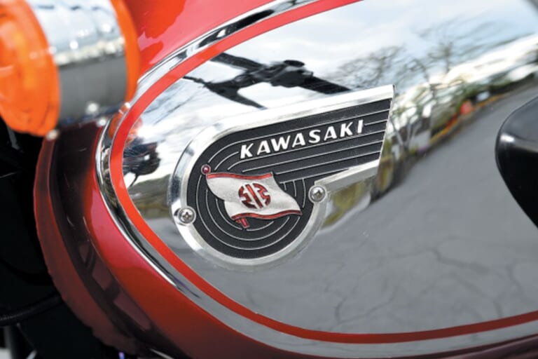 KAWASAKI W1|カワサキはいかにしてメグロを吸収したか:650-W1ヒストリー【大躍進を支えた名門の技術】