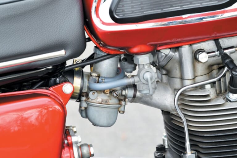 KAWASAKI 650-W1｜カワサキが誇るWの原点：650-W1試乗インプレ「味わい深さだけじゃない！」