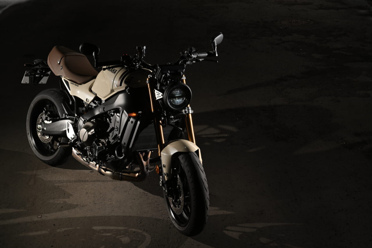 ヤマハ｜XSR900｜2025年モデル｜【日本仕様だけのアイボリーは9月30日までの受注生産!】ヤマハ「XSR900」2025年モデル試乗レポート