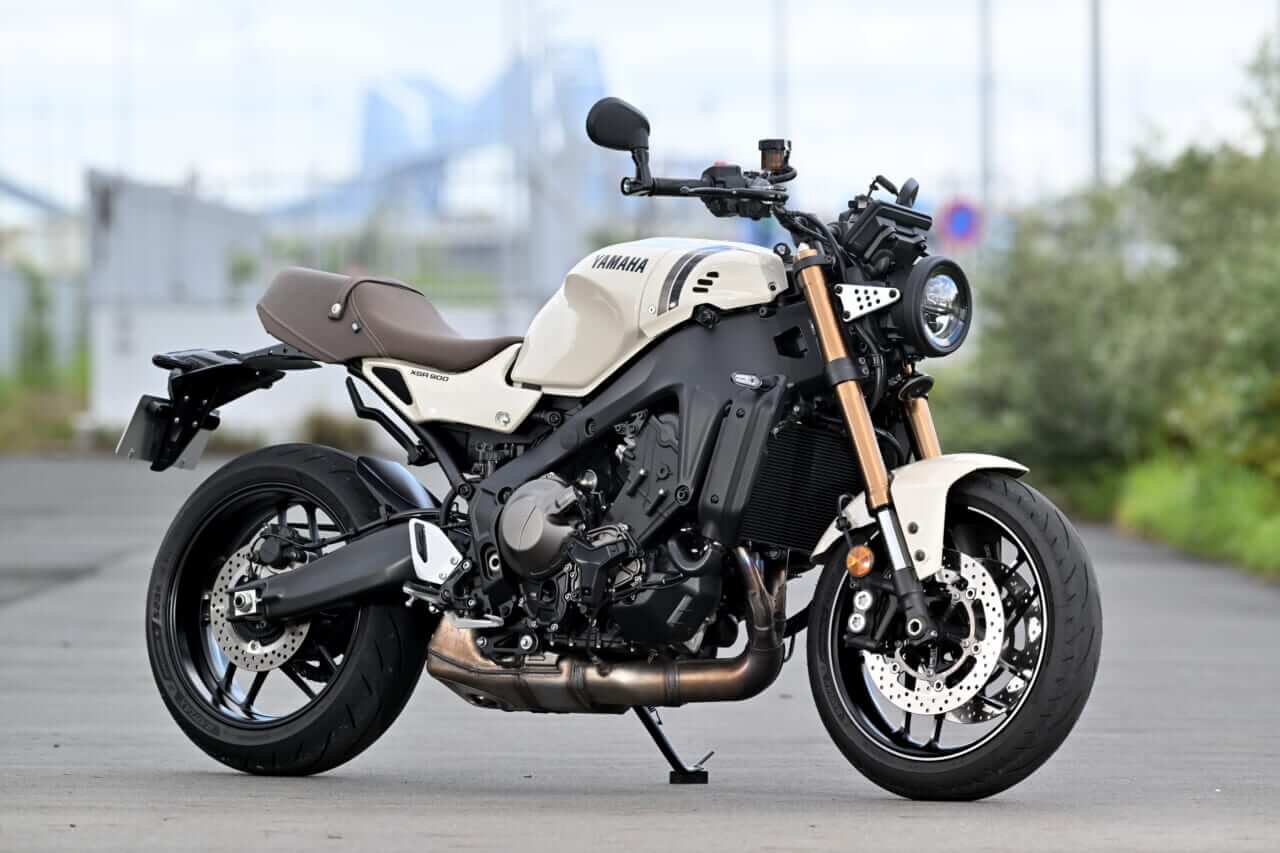 ヤマハ｜XSR900｜2025年モデル｜【日本仕様だけのアイボリーは9月30日までの受注生産!】ヤマハ「XSR900」2025年モデル試乗レポート