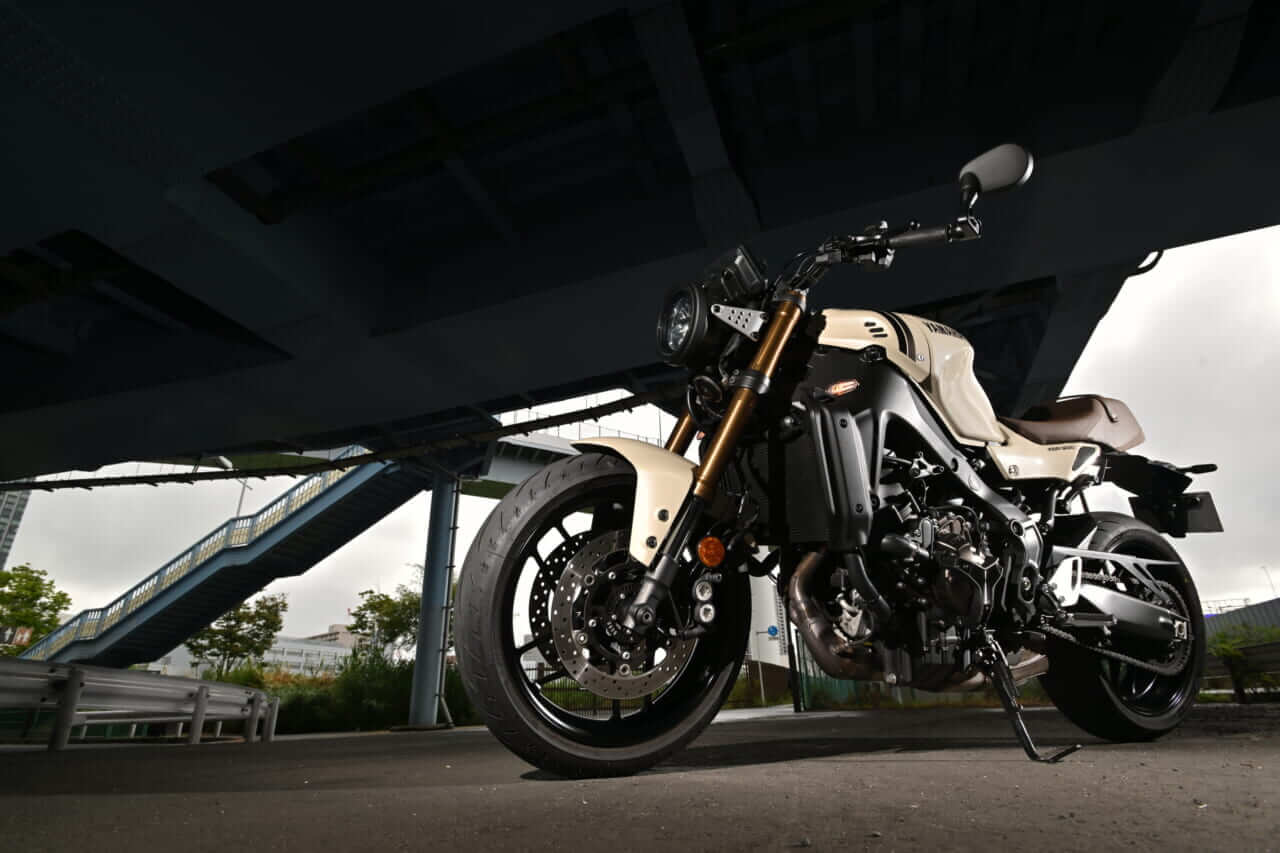 ヤマハ｜XSR900｜2025年モデル｜【日本仕様だけのアイボリーは9月30日までの受注生産!】ヤマハ「XSR900」2025年モデル試乗レポート