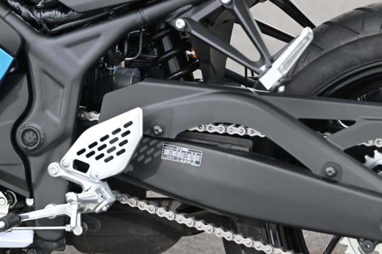 ヤマハ｜YZF-R25｜YZF-R15｜同時試乗で徹底比較だッ!! 同じヤマハの軽二輪だけど…YZF-R15とYZF-R25ってどう違う?【街中メインで試乗してみた!!】